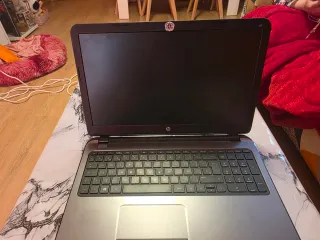 Portátil HP 4GB RAM 1TB