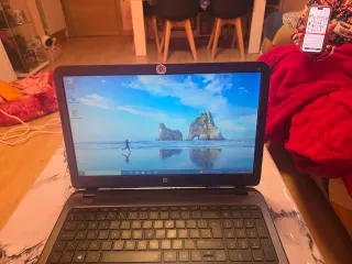 Portátil HP 4GB RAM 1TB