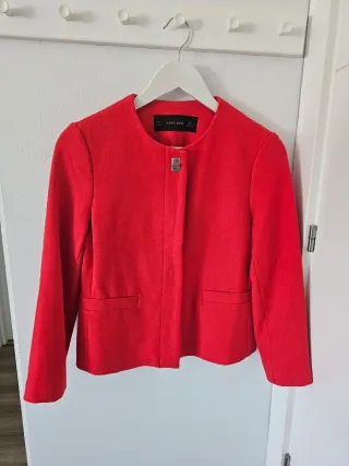 Chaqueta Zara Roja