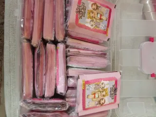 Lote 625 sobres Na! Na! Na! Surprise Cromos ref 8