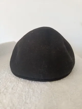 Gorra de lana hip hop. Medidas indicadas.