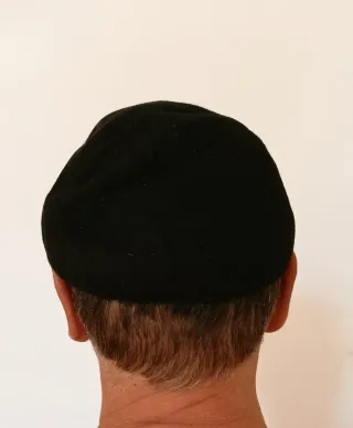 Gorra de lana hip hop. Medidas indicadas.