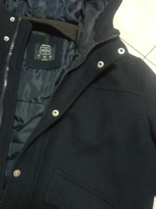 Chaqueta Bershka Negra con Capucha