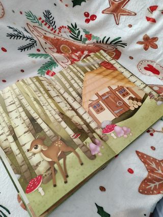 Libro Blancanieves lee, viste y juega