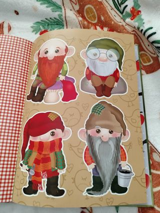 Libro Blancanieves lee, viste y juega