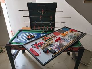 Futbolín y juegos