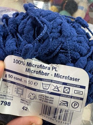 10 Gomitoli Filato Microfibra Blu