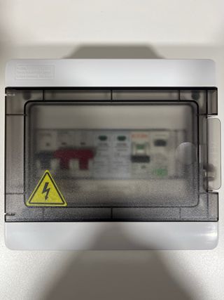 Cuadro protecciones obligatorias para cargador VE