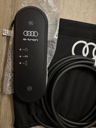 Cargador Doméstico Audi e-tron Original