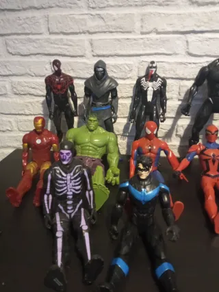 Lote Figuras Superhéroes Marvel DC y otros