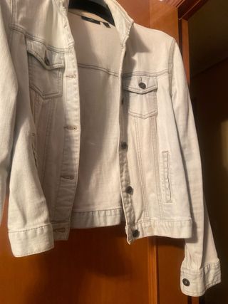 Chaqueta vaquera beige mujer