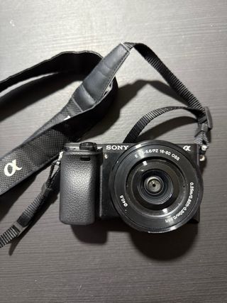 Cámara Sony Alpha 6000 como nueva