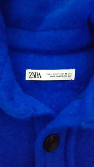 Sobrecamisa azul. talla M. ZARA