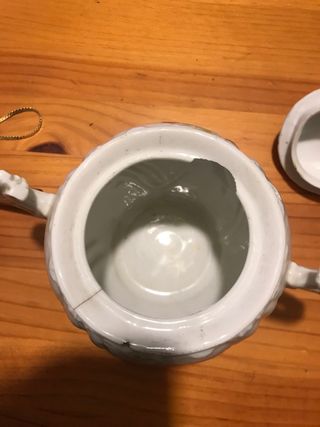 Sopera de porcelana. Pequeña y antigua