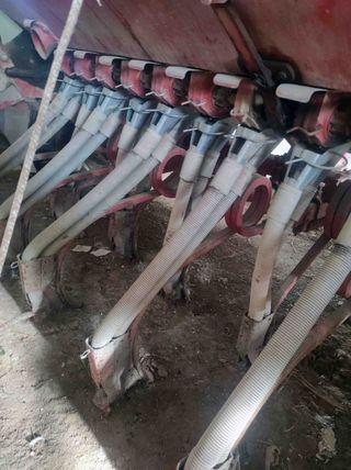 Sembradora Sola 17 brazos.