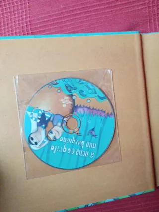 A NENA E O GRILO NUN BARQUIÑ