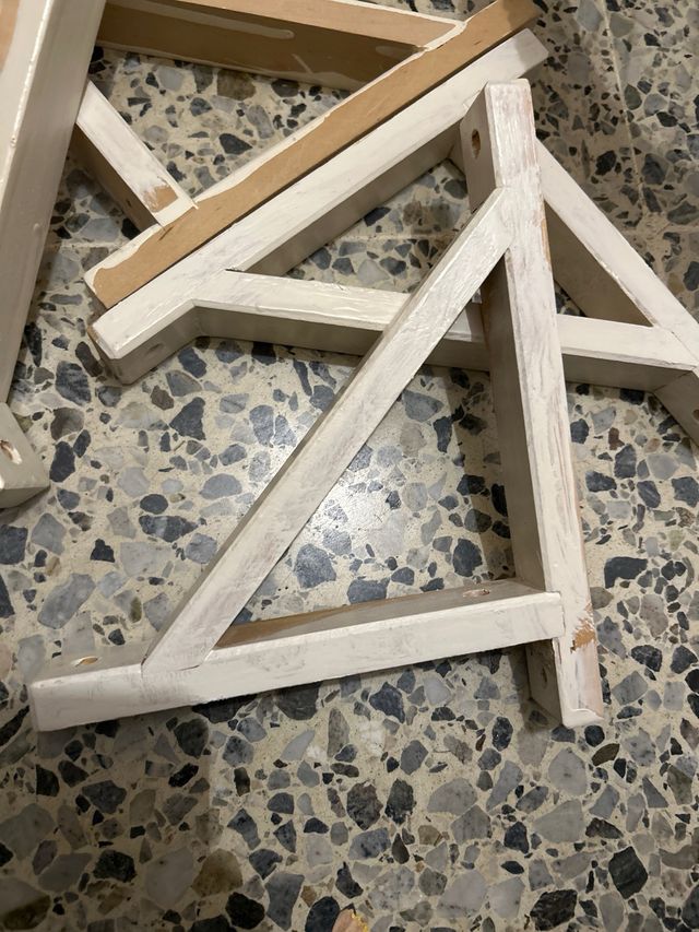 Piezas para estantería de madera