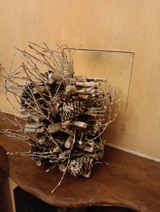 Ornamento natalizio rami e pigne