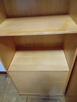 Estantería de madera "Se guarda hasta el día 23"