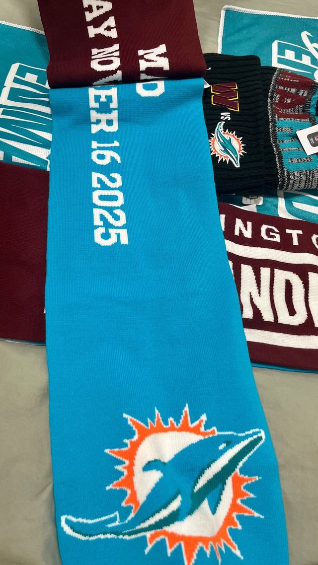 Lote NUEVO. Edición Especial NFL Madrid.