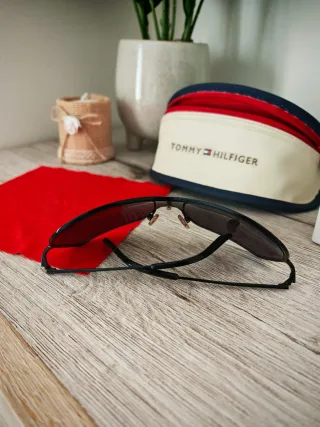 Gafas de sol Tommy Hilfiger negras