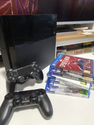 PS4 + 2 Mandos + 6 Juegos