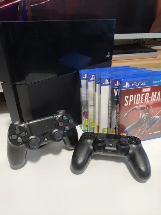 PS4 + 2 Mandos + 6 Juegos