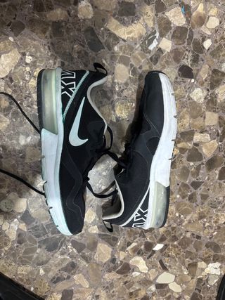 Nike Deportivas Negras y Blancas