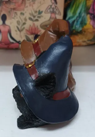 Figura 3 gatos brujos