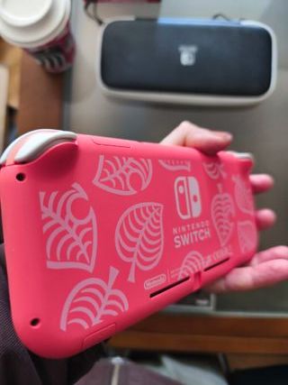 Nintendo Switch Lite Rosa + Tomb Raider Remastered