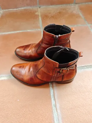 Botines de cuero marrones