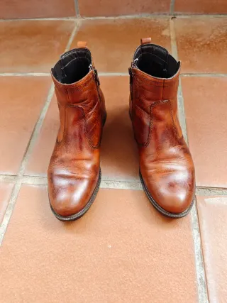 Botines de cuero marrones