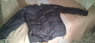 Chaqueta de moto negra