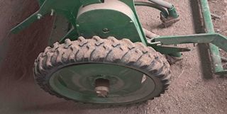 Sembradora 17 brazos de 2,60 metros.