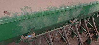 Sembradora 17 brazos de 2,60 metros.