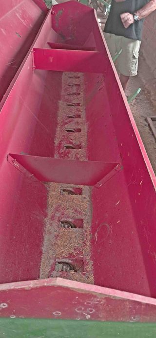 Sembradora 17 brazos de 2,60 metros.