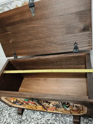 Arca de madera decorada