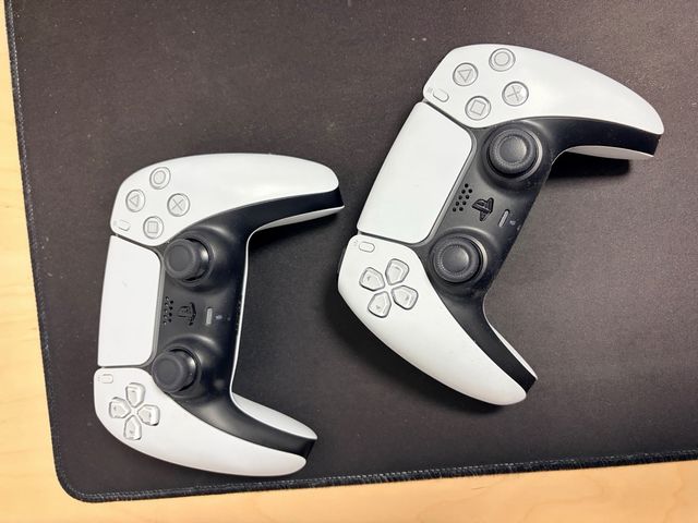 PS5 Digital Edition +2 Mandos+base carga+ Pulse 3D