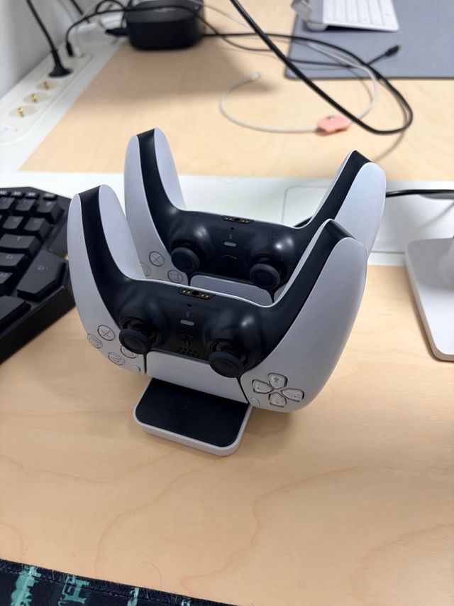 PS5 Digital Edition +2 Mandos+base carga+ Pulse 3D