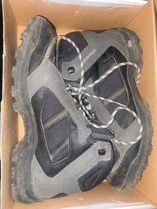 Botas de montaña Quechua Decathlon talla 46