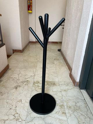Perchero de diseño moderno negro