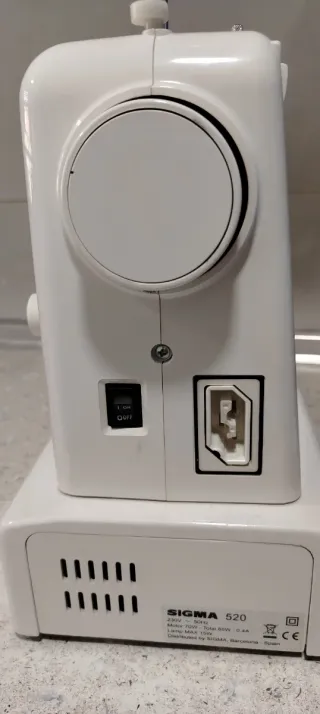 Máquina de coser Sigma 520 + regalo