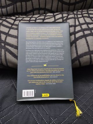 La Biblioteca de la Medianoche (AdN) (Spanish E...