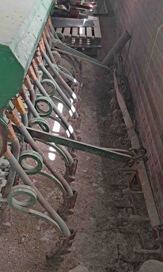 Sembradora 17 brazos de 2,35 metros.