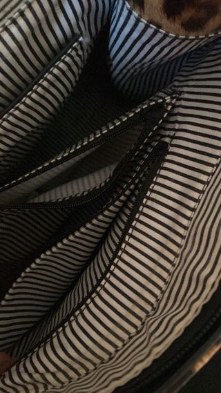 Borsa media leopardata con tasche