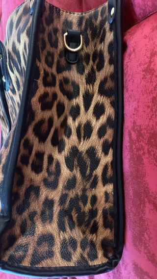 Borsa media leopardata con tasche