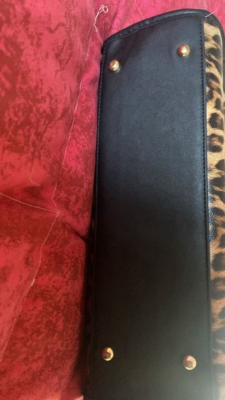 Borsa media leopardata con tasche