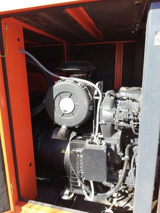 Generador grupo electrogeno  330Kva FPT Silencioso