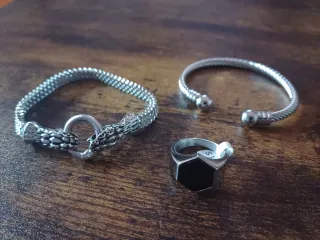 Conjunto 2 Pulseras y 1 Anillo