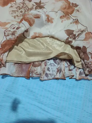 Falda de seda floral beige y marrón